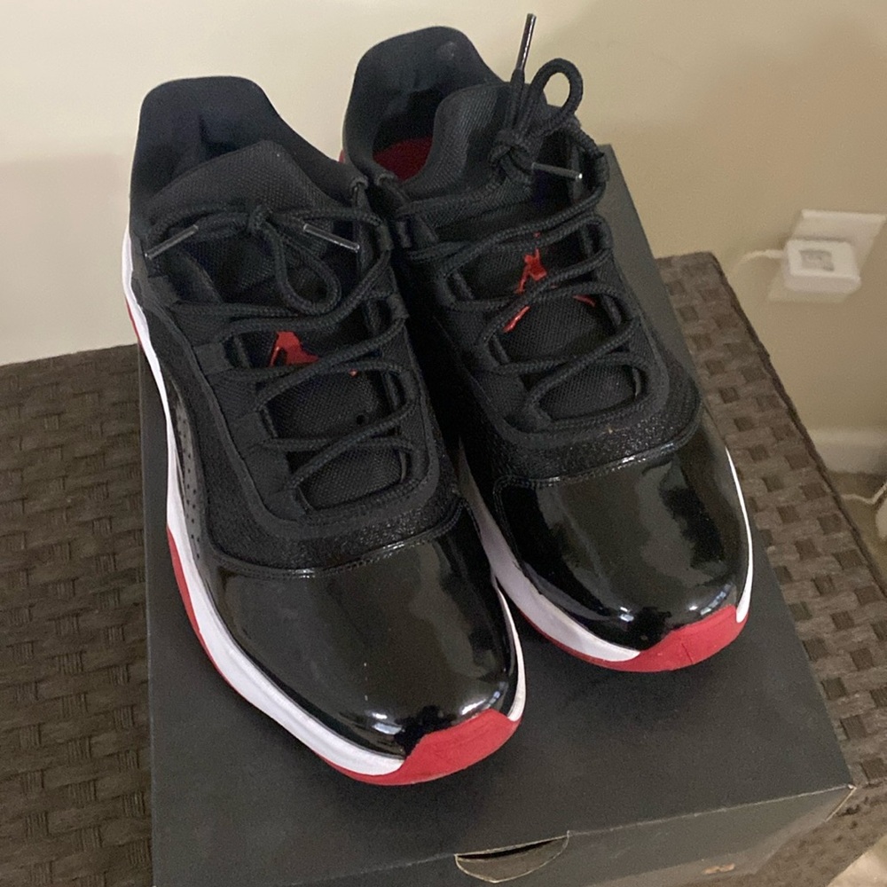 Jordan 11 CMFT Low
Black White Red
